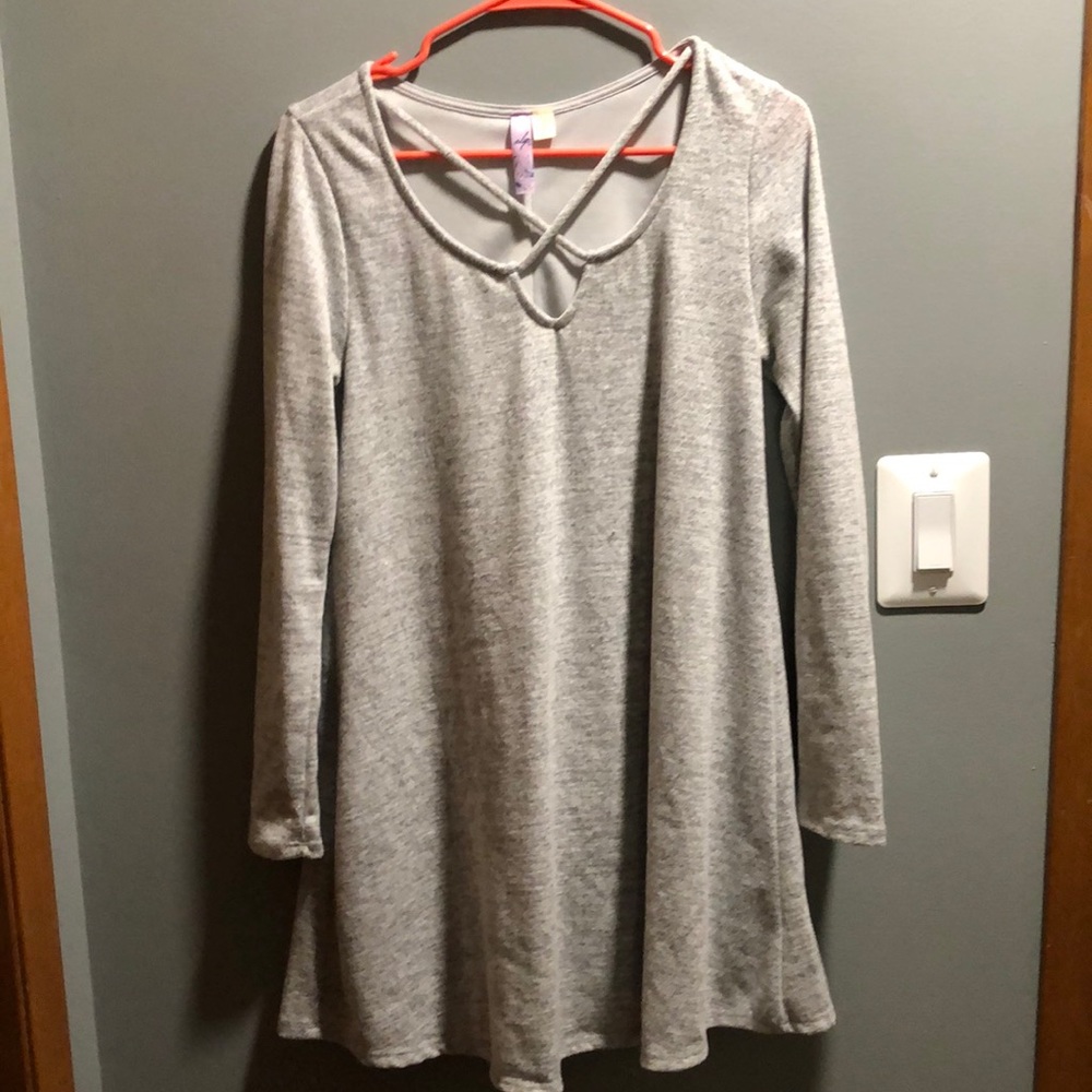 BRAND NEW WOMANS DRESS SIZE SMALL SUPER SOFT! NWOT! SMOKE FREE HOME!